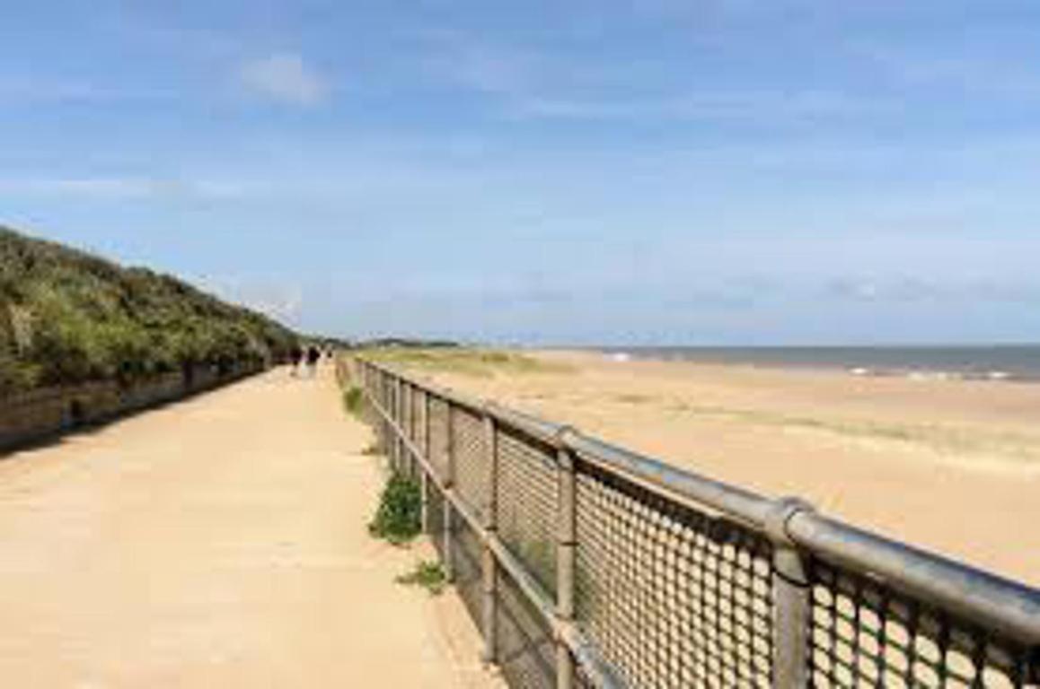 Pet Friendly Holiday Home On Golden Palm Skegness Kültér fotó
