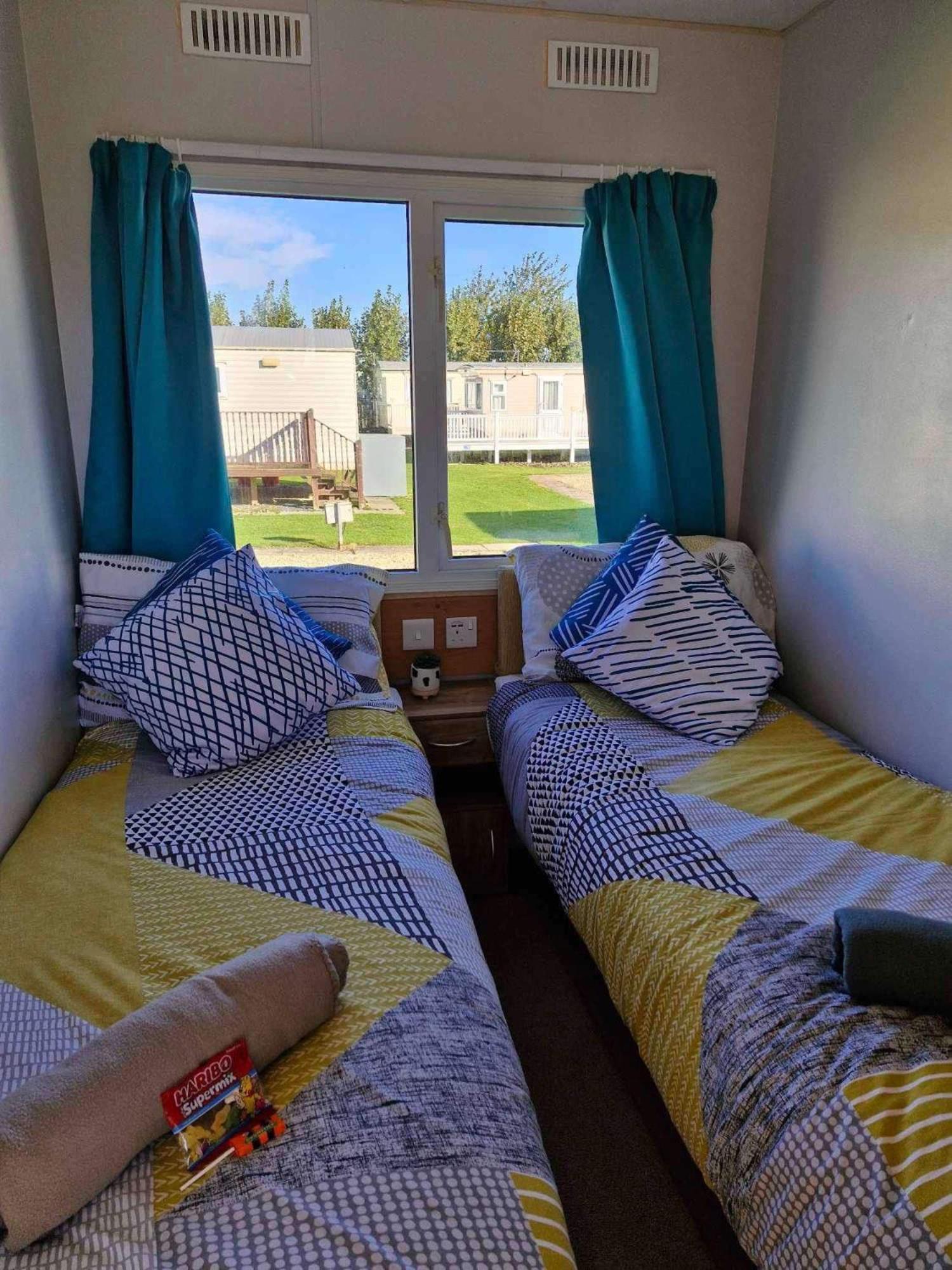 Pet Friendly Holiday Home On Golden Palm Skegness Kültér fotó